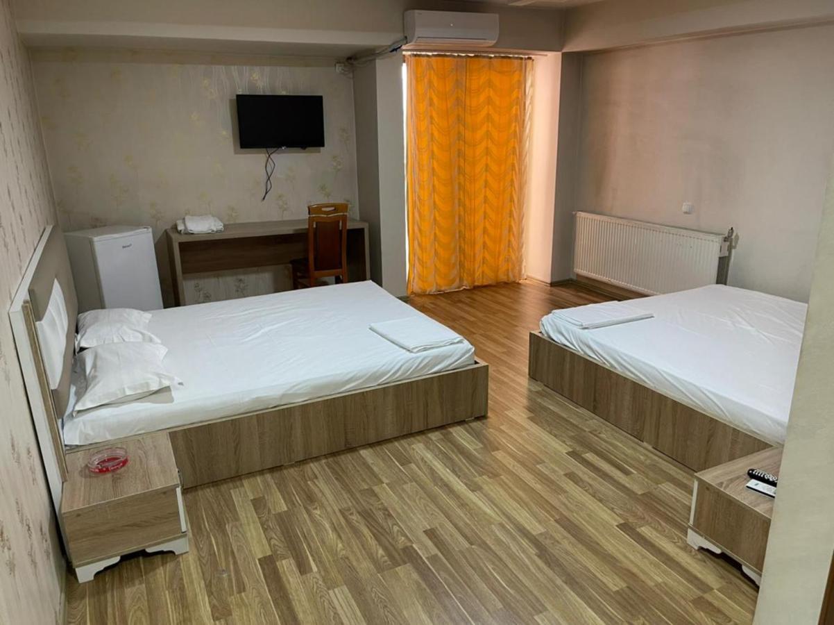 Hotel Pashtriku Gjakova Eksteriør billede