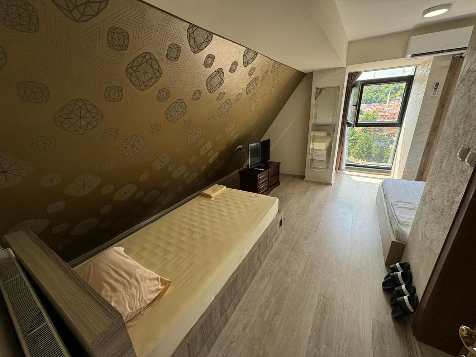 Hotel Pashtriku Gjakova Eksteriør billede