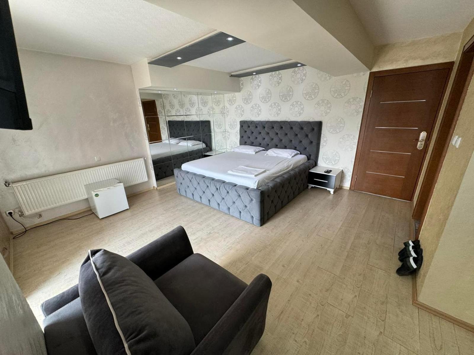 Hotel Pashtriku Gjakova Eksteriør billede