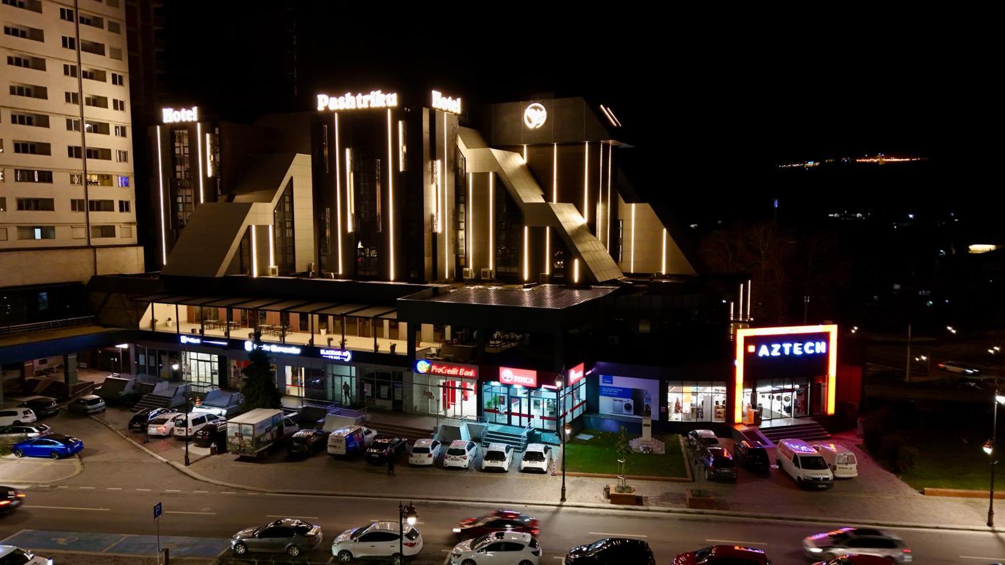 Hotel Pashtriku Gjakova Eksteriør billede